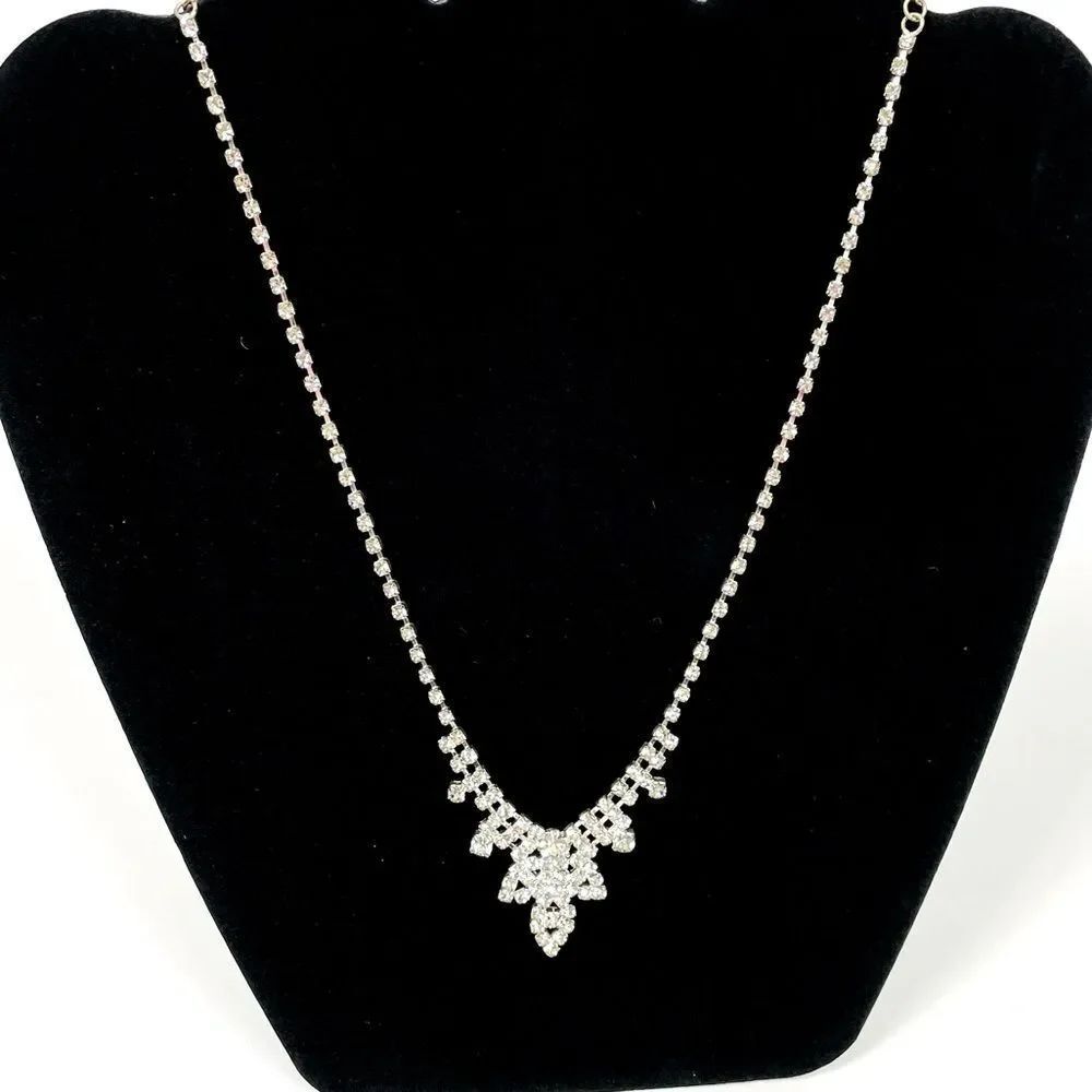 Vintage Dazzling Rhinestone Necklace